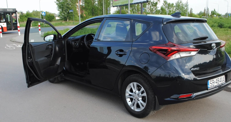 Toyota Auris cena 49200 przebieg: 69751, rok produkcji 2016 z Radom małe 137